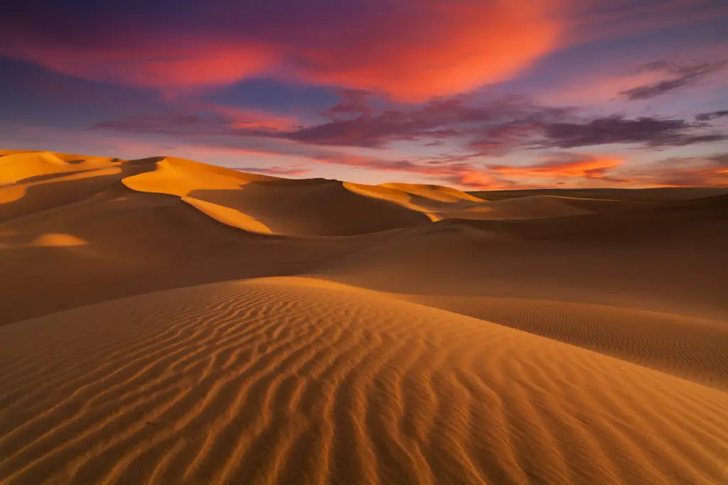 10 Beautiful Deserts From Around The World