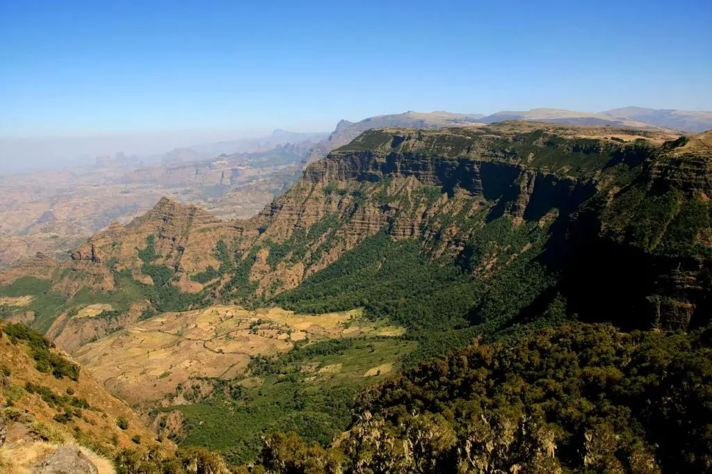 8 Stunning Photos Of Plateaus Around The World 8-stunning-photos-of-plateaus-around-the-world